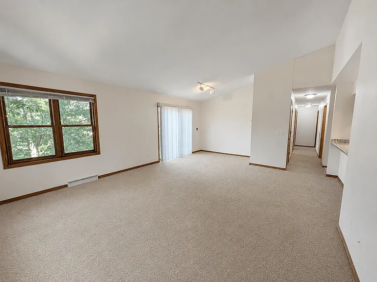 2285 S Thompson Dr — Photo 5