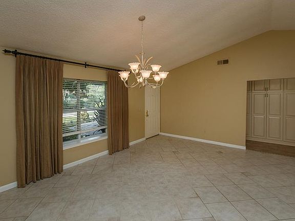 4th image of 1415 Circle Ln