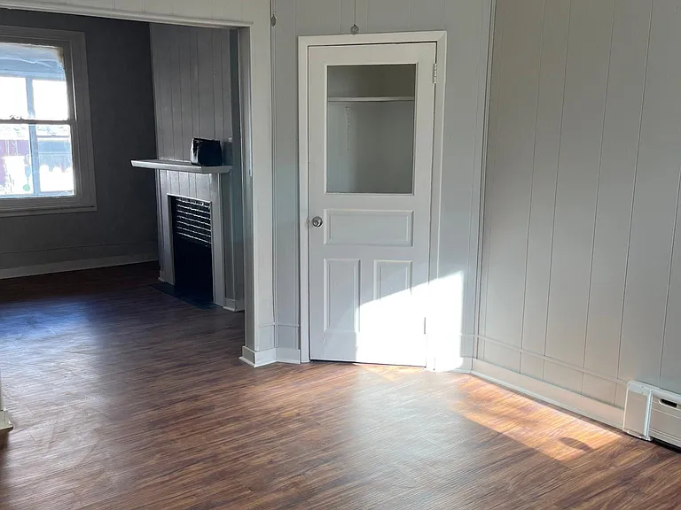 568 E Herman St — Photo 7