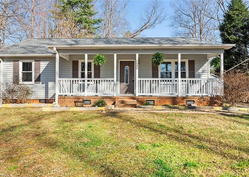 1st image of 240 Deerfield Ct