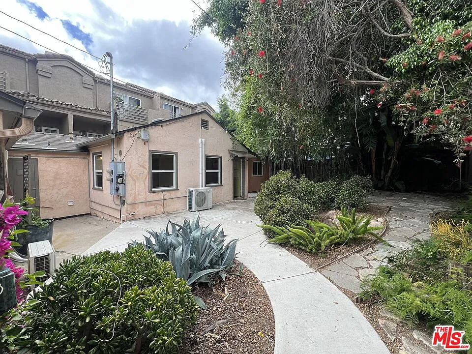 Building Photo - 2019 Cypress Ave