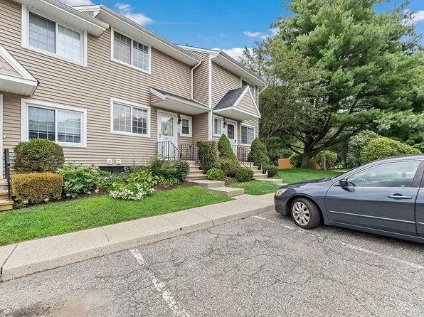 102 Covington Green Lane #102, Patterson, NY 12563
