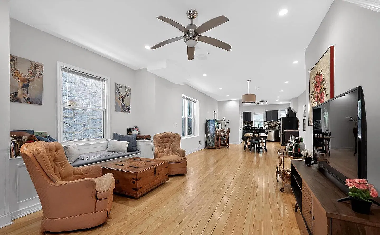 4 bed, 2000 sqft, $3,200 — Photo 1