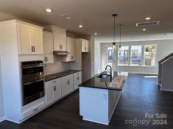 2nd image of 3249 Stelfox St