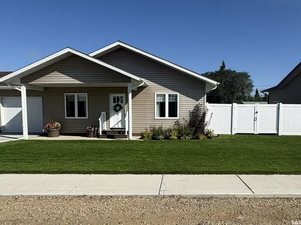 222 3rd AVENUE, Glaslyn, SK S0M 0Y0