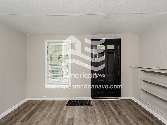 1504598_003_living_room_12865727.jpg