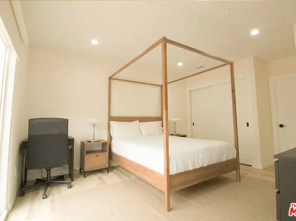 9042 Phyllis Ave #A, West Hollywood, CA 90069