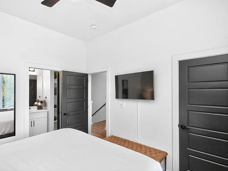 738 Douglas Ave #13 — Photo 41