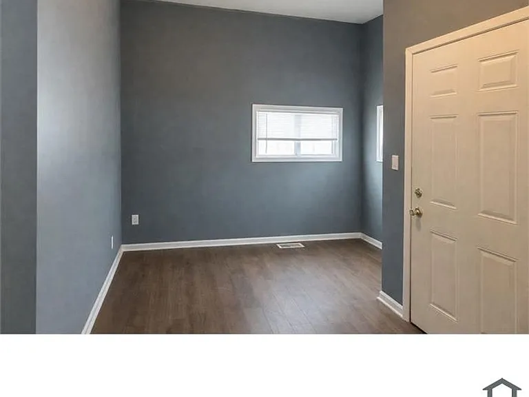 430 Case Ave E — Photo 9
