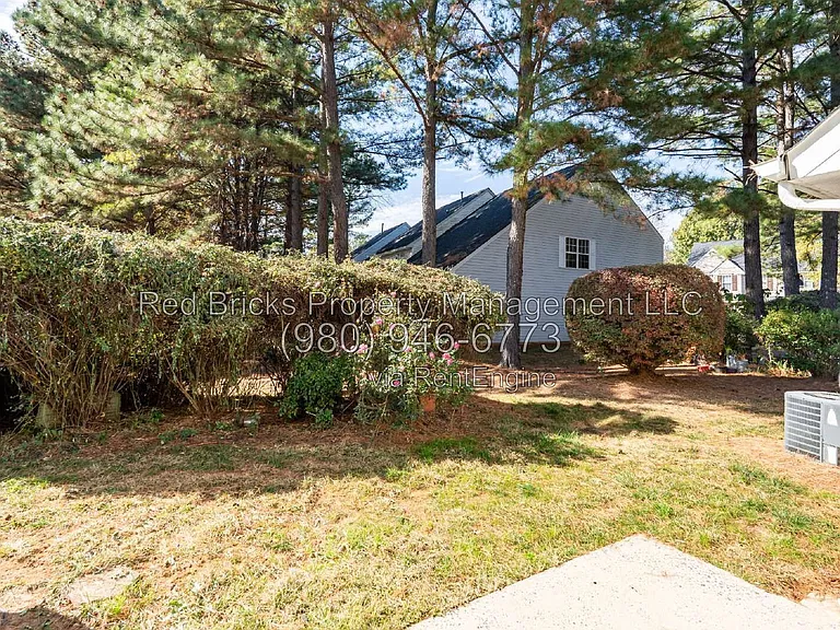10212 University Park Ln — Photo 22
