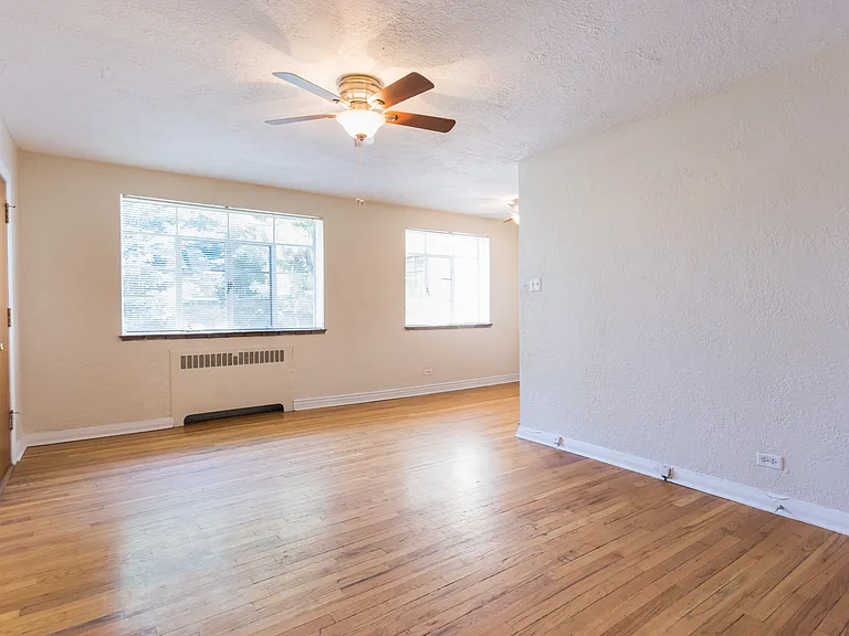 Elegante Apartments — Photo 20