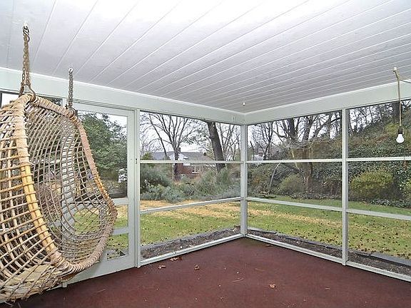 Screened-in-Patio