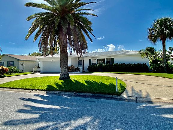 5th image of 411 Carmine Dr