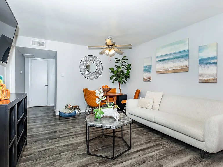Bayou Park Apartments — Photo 29