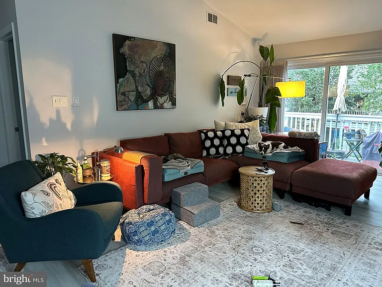 2839 Yarling Ct — Photo 6
