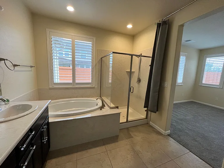 1484 Rock Springs Ave — Photo 16