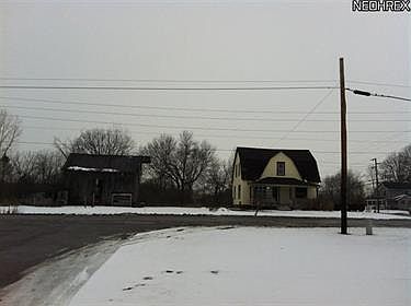 2nd image of 3391 N Park Ave