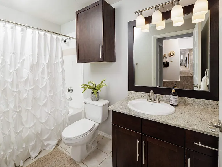Eastbridge Apartments — Photo 14