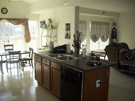 5th image of 312 Carville Dr