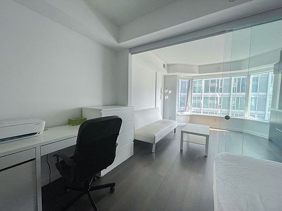 5th image of 155 Yorkville Ave #2411