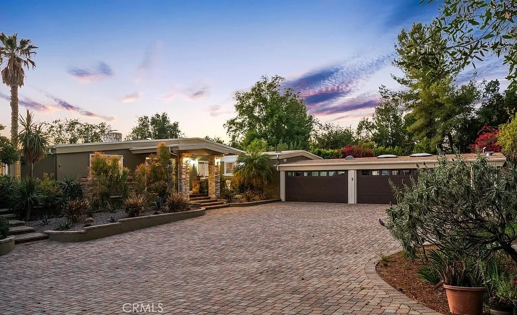 5 bed, 3306 sqft, $12,750 — Photo 1
