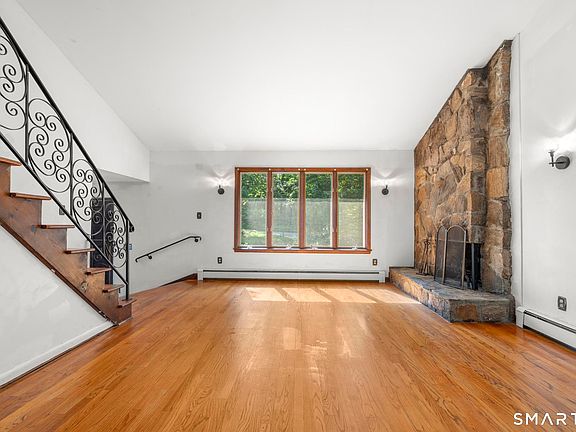 5th image of 120 Soundview Avenue