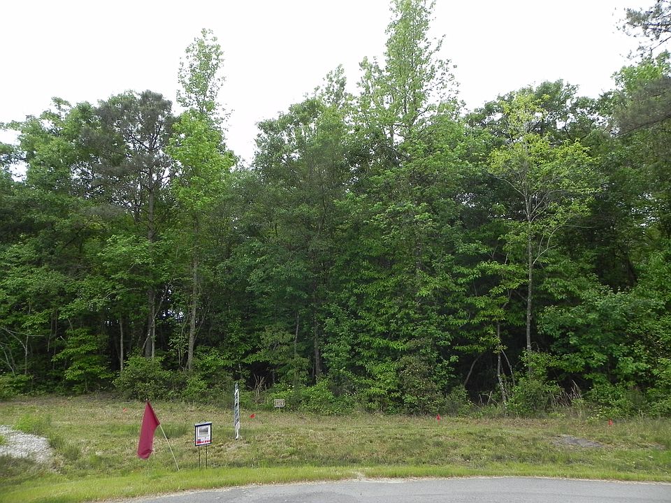 1st image of 104 Holly Berry Ln
