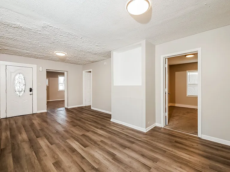 1274935_020_living_room_13457834.jpg