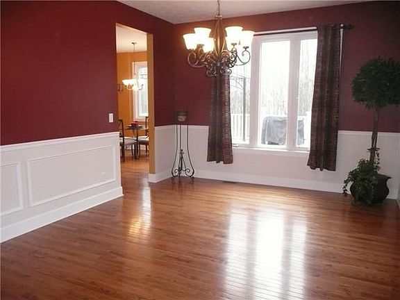 4th image of 31 Ashland Oaks Cir