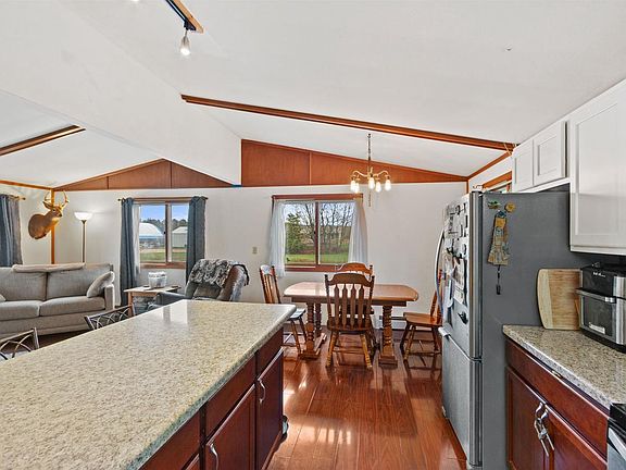 4th image of 3108 SUNSET DRIVE NORTH