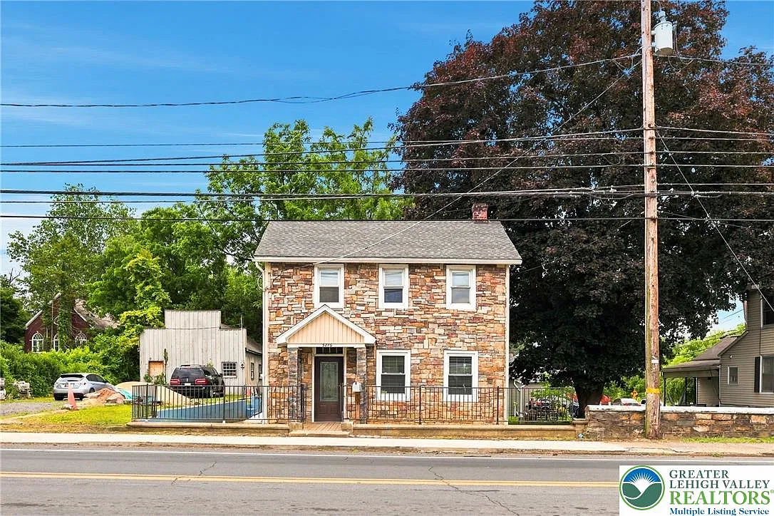 3 bed, 2.5 bath, 1824 sqft, $2,250 — Photo 4