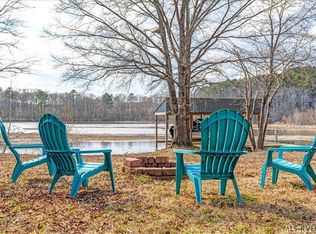 2407 Great Creek Dr, La Crosse, VA 23950