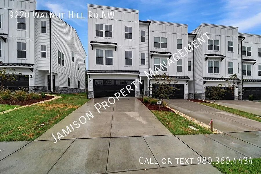 9220 Walnut Hill Rd NW