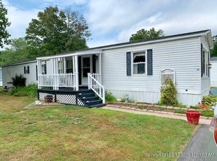 11 Fairview Dr, Lisbon, ME 04250