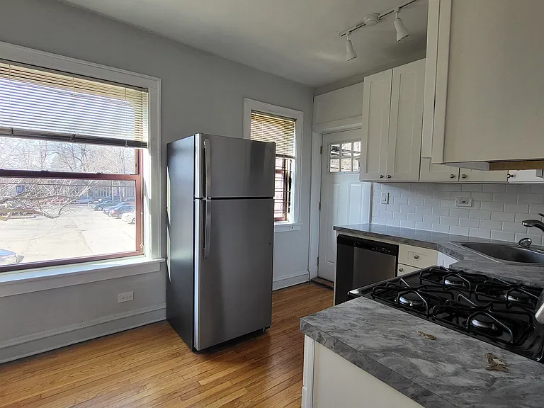 5464-76 S. Harper Ave. — Photo 17