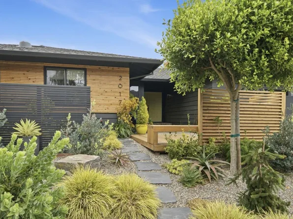 2017 Bordeaux Ln, Half Moon Bay, CA 94019