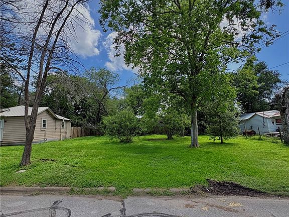 3rd image of 1803 W 18th St
