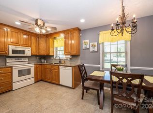 2310 40th Avenue Ln NE, Hickory, NC 28601