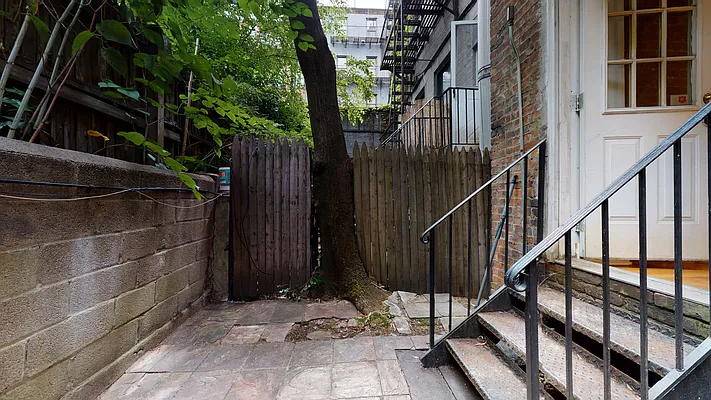 Rented by Bond New York | media 32