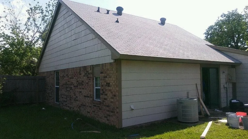3 bed, 815 sqft, $1,420 — Photo 2