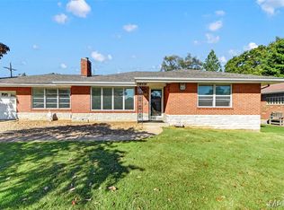 335 W Saint Anthony Ln, Florissant, MO 63031