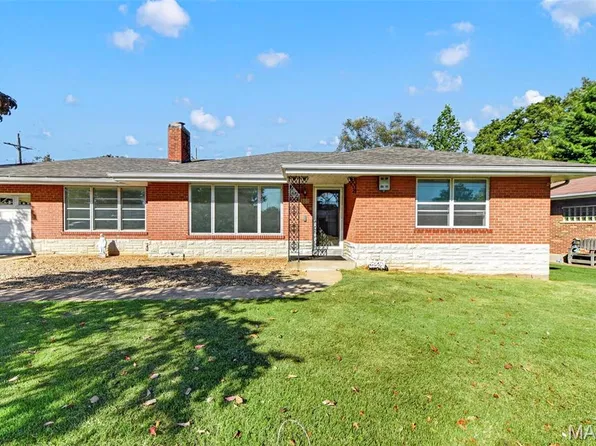 335 W Saint Anthony Ln, Florissant, MO 63031