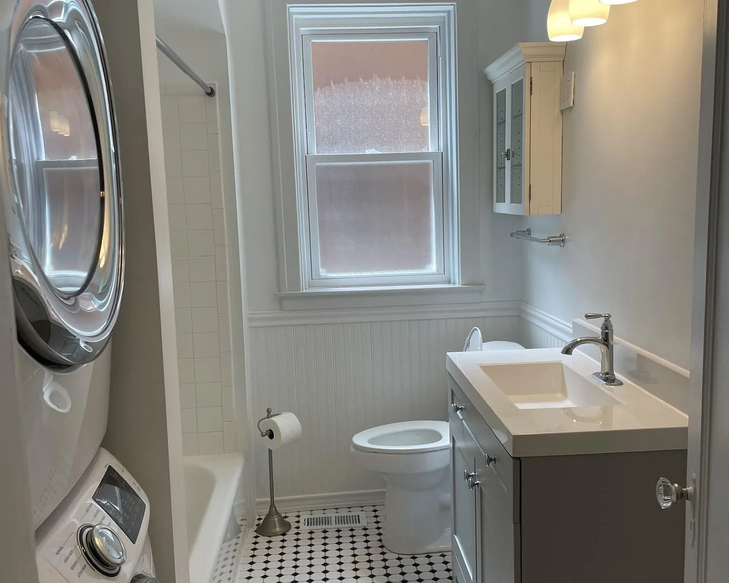 2 bed, 1390 sqft, $1,950 — Photo 4