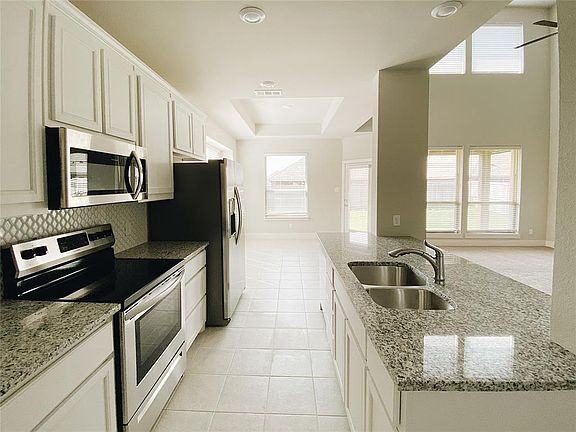 3rd image of 3924 Trenton Pl
