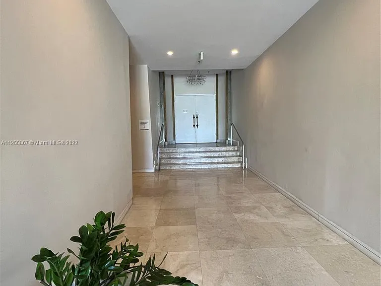 5161 Collins Ave #1711 — Photo 33