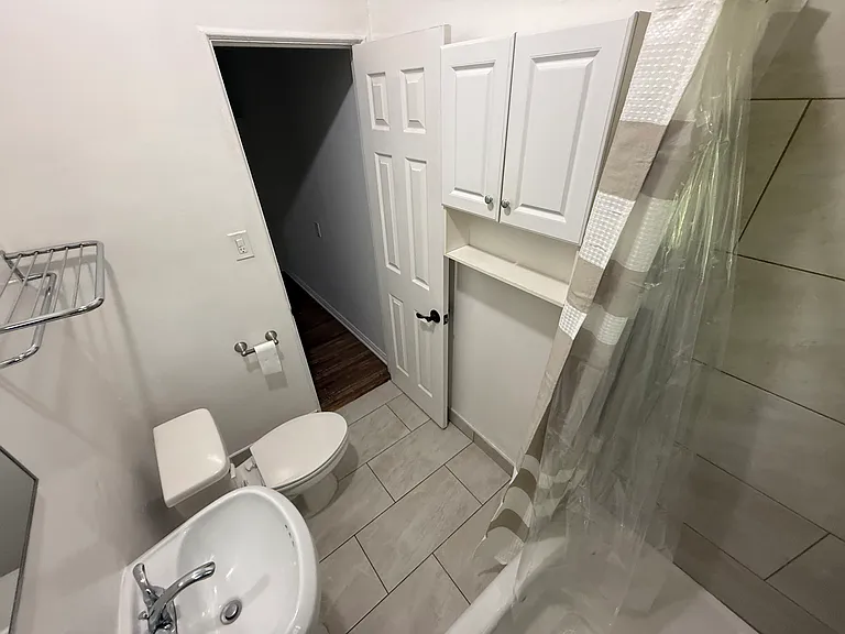 208 N La Peer Dr #7 — Photo 16