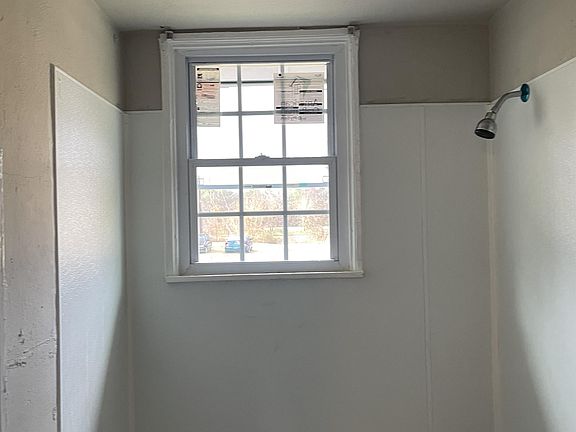 2nd image of 491 Mellon St