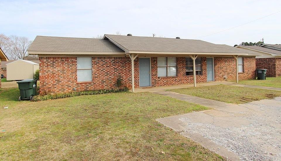 1st image of 6A-6B Bradley Cir