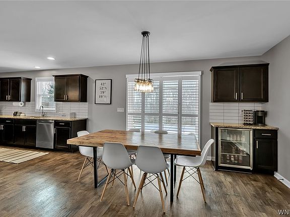3rd image of 2 Magrum Ln