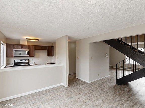 4th image of 481 Pine Meadows Dr APT 11E